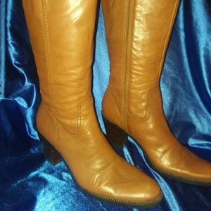 Ladies BANDOLINO BOOTS SIZE 7 1/2 M